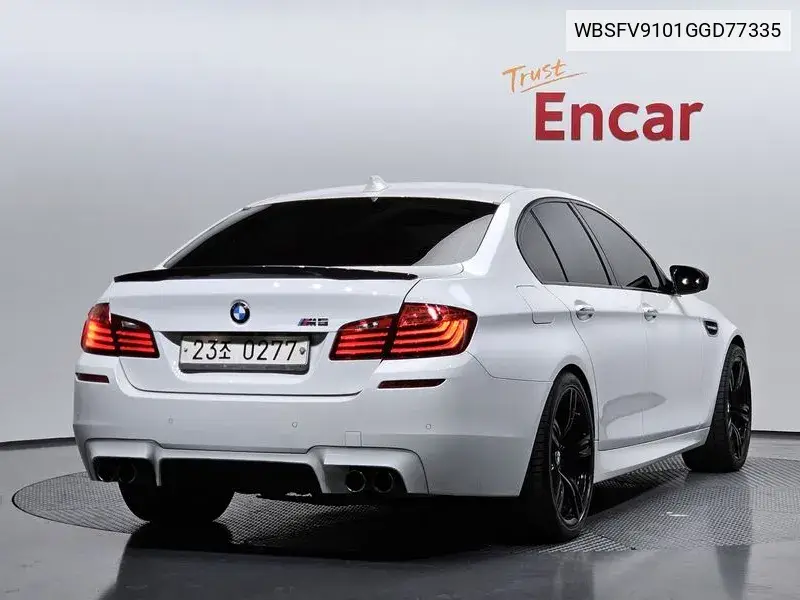 M5 (F10) M5 Sedan VIN: WBSFV9101GGD77335 Lot: 39245585