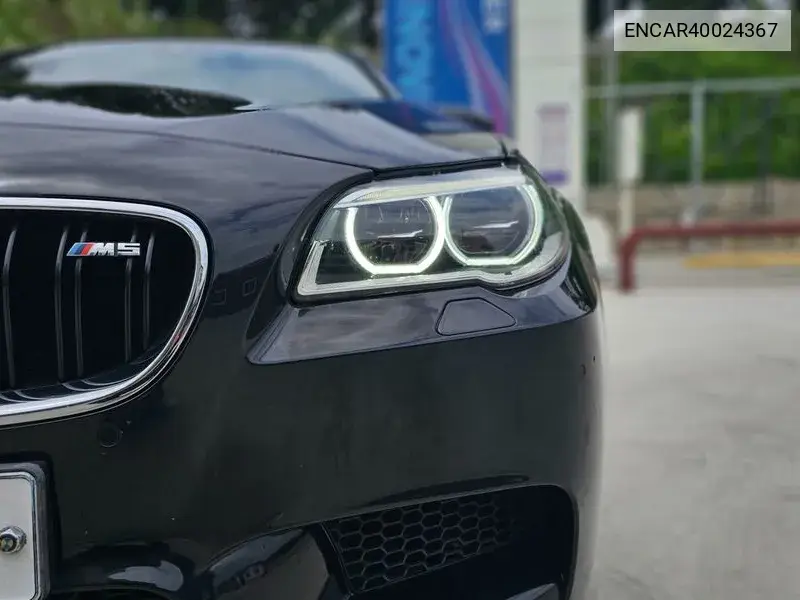 M5 (F10) M5 Sedan VIN: ENCAR40024367 Lot: 40024367
