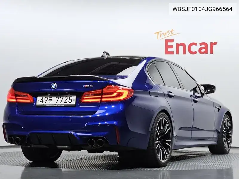 M5 (F90) M5 Sedan VIN: WBSJF0104JG966564 Lot: 39428560