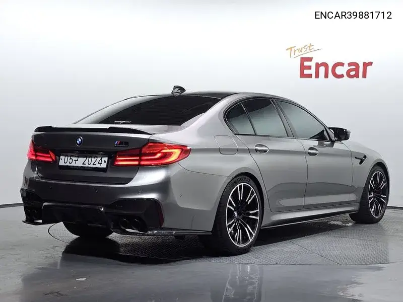 M5 (F90) M5 Sedan VIN: ENCAR39881712 Lot: 39881712