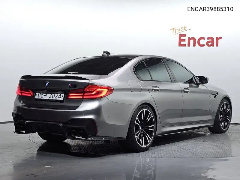 M5 (F90) M5 Sedan VIN: ENCAR39885310 Lot: 39885310