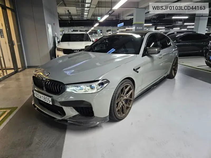 M5 (F90) M5 Sedan VIN: WBSJF0103LCD44163 Lot: 39354051