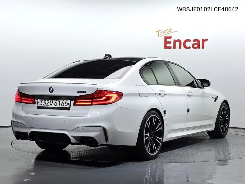 M5 (F90) M5 Sedan VIN: WBSJF0102LCE40642 Lot: 39938545