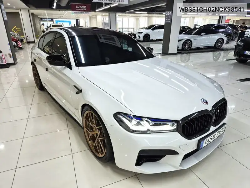 M5 (F90) M5 Sedan Competition VIN: WBS81CH02NCK98541 Lot: 39948680