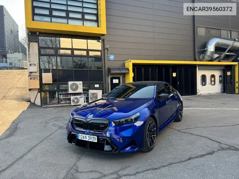 M5 (G90) M5 Sedan VIN: ENCAR39560372 Lot: 39560372