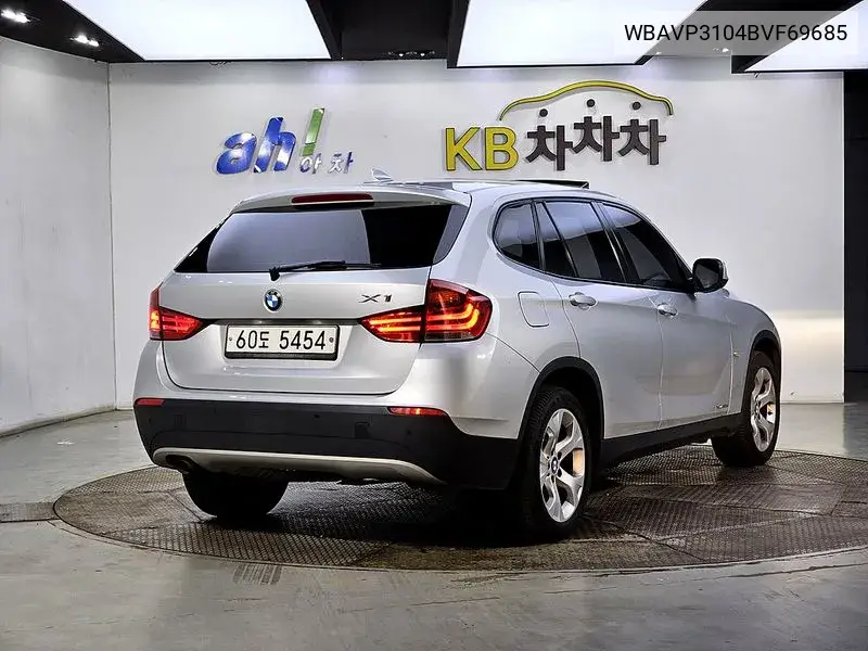 X1 (E84) xDrive 20D VIN: WBAVP3104BVF69685 Lot: 39632880