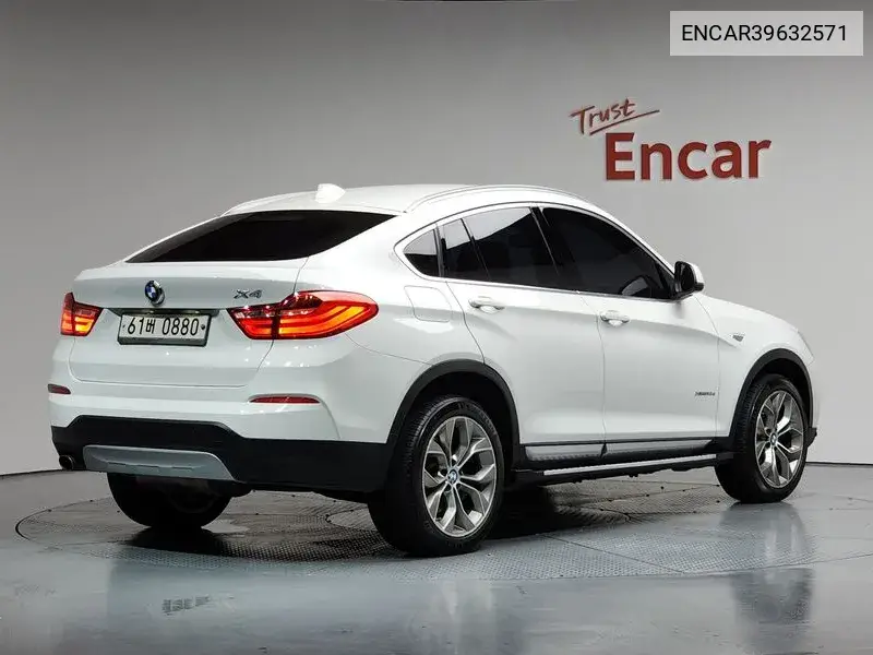 X4 (F26) xDrive20D VIN: ENCAR39632571 Lot: 39632571