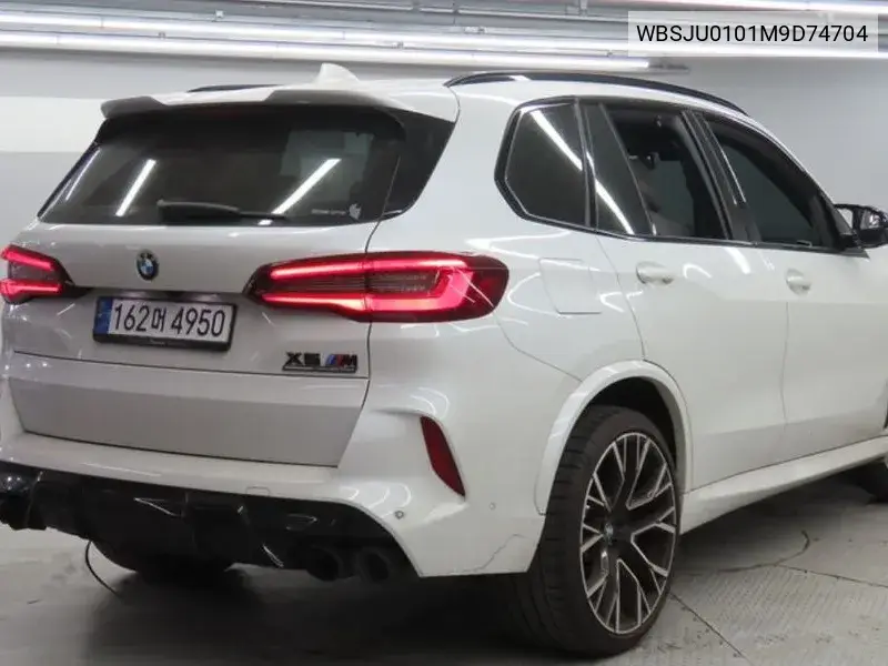 X5M (G05) 4.4 Competition VIN: WBSJU0101M9D74704 Lot: 39502998