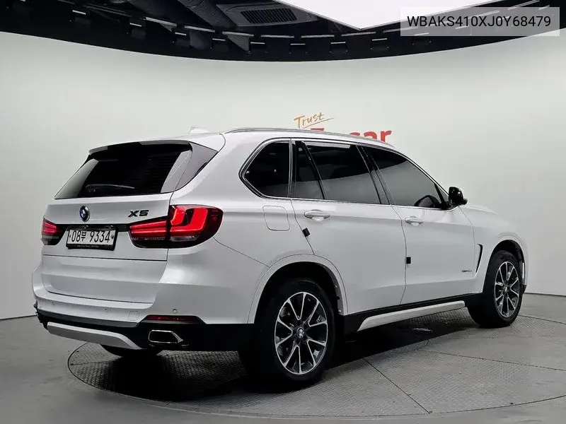 X5 (F15) xDrive 30D VIN: WBAKS410XJ0Y68479 Lot: 39632916