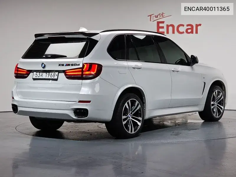 X5 (F15) xDrive M50D VIN: ENCAR40011365 Lot: 40011365
