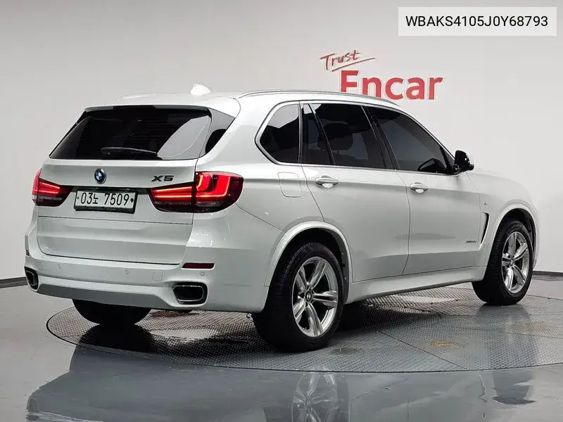 X5 (F15) xDrive 30D M Sports VIN: WBAKS4105J0Y68793 Lot: 40111108