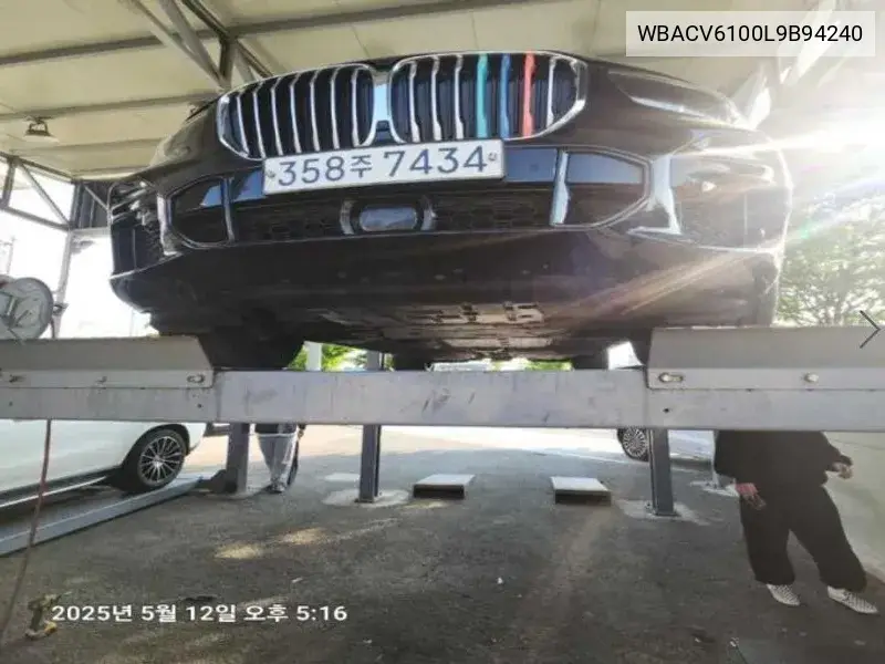 X5 (G05) xDrive 30D M Sports VIN: WBACV6100L9B94240 Lot: 39624814