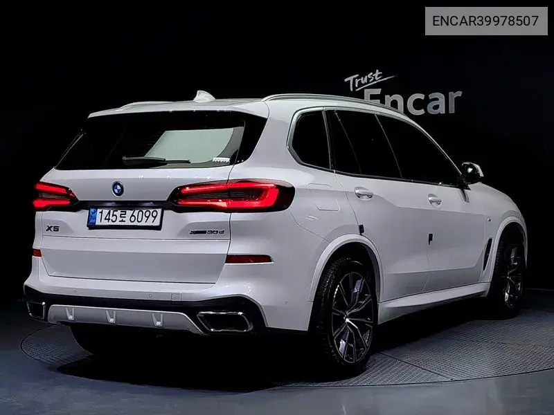 X5 (G05) xDrive 30D M Sports VIN: ENCAR39978507 Lot: 39978507