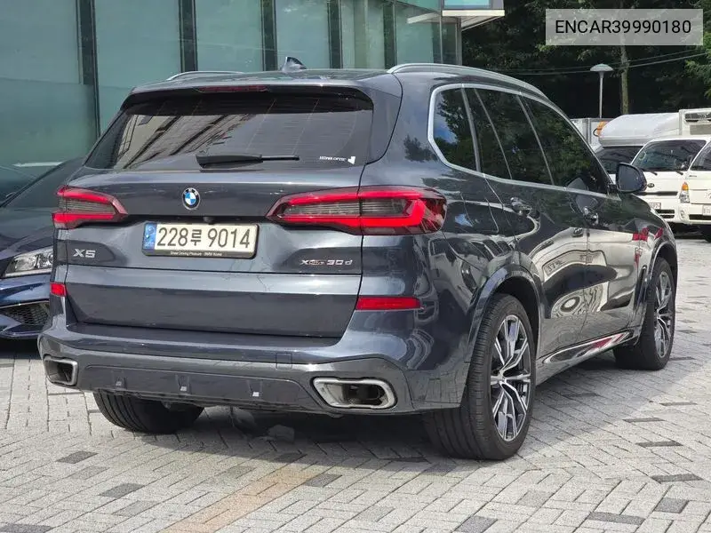 X5 (G05) xDrive 30D M Sports VIN: ENCAR39990180 Lot: 39990180