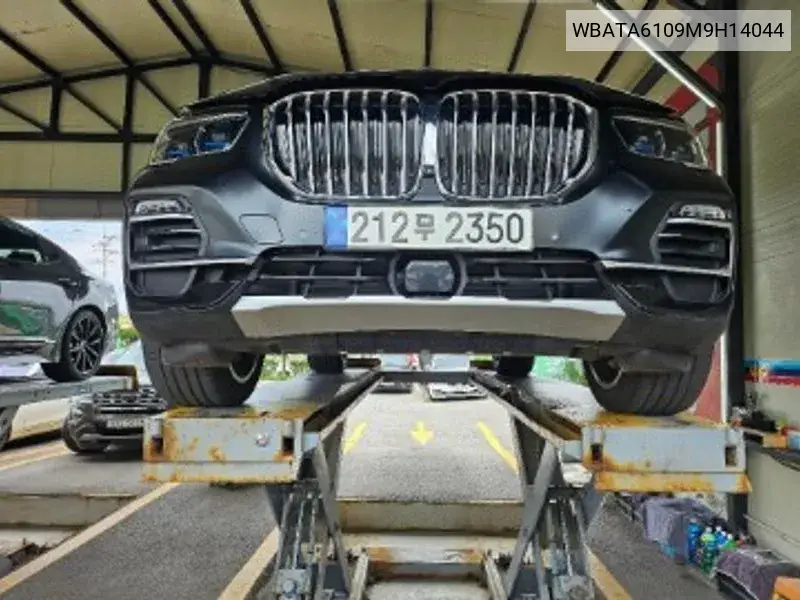 X5 (G05) xDrive 45E Xline VIN: WBATA6109M9H14044 Lot: 40014792