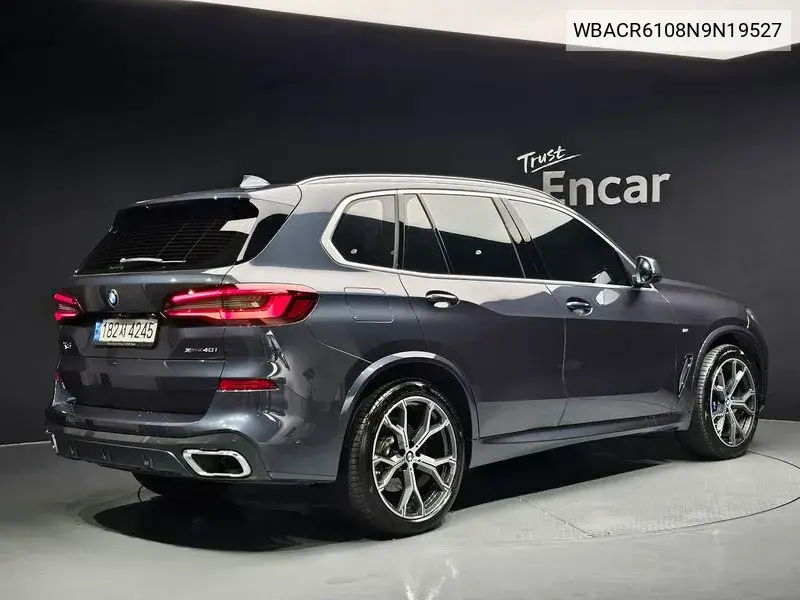 X5 (G05) xDrive 40I M Sports VIN: WBACR6108N9N19527 Lot: 39979755