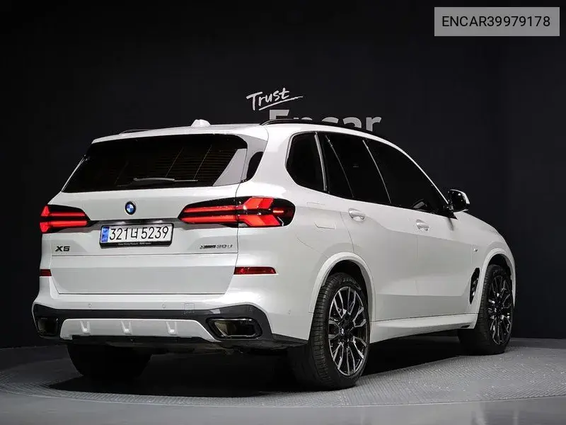 X5 (G05) xDrive 30D M Sports VIN: ENCAR39979178 Lot: 39979178