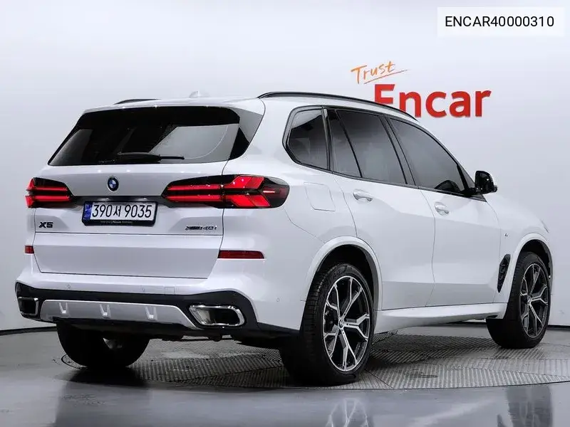 X5 (G05) xDrive 40I M Sports VIN: ENCAR40000310 Lot: 40000310