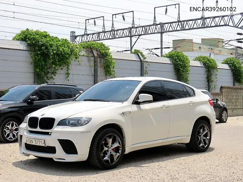 X6M (E71) 4.4 VIN: ENCAR39260102 Lot: 39260102
