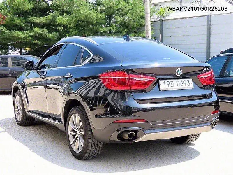 X6 (F16) xDrive 30D VIN: WBAKV2101G0R26208 Lot: 39925768