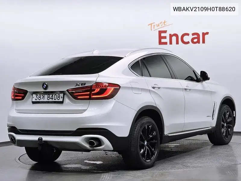 X6 (F16) xDrive 30D VIN: WBAKV2109H0T88620 Lot: 39897047