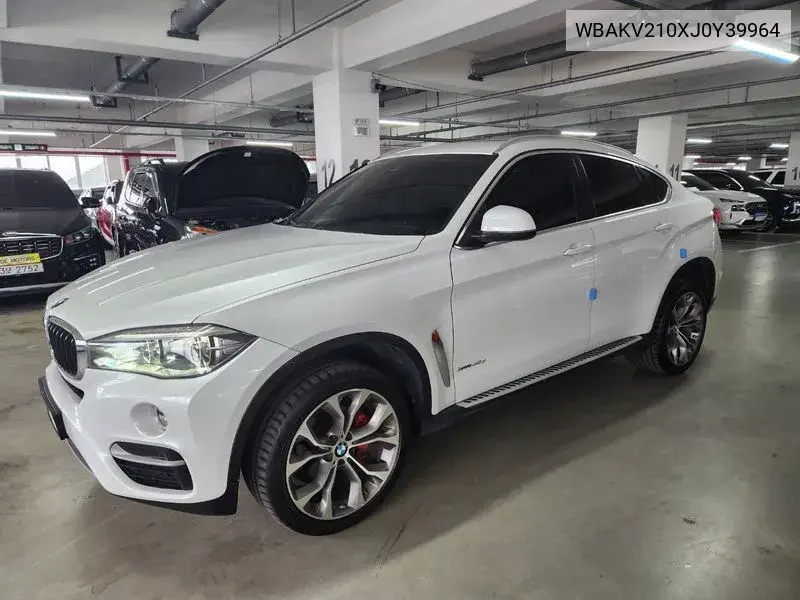 X6 (F16) xDrive 30D VIN: WBAKV210XJ0Y39964 Lot: 39605505