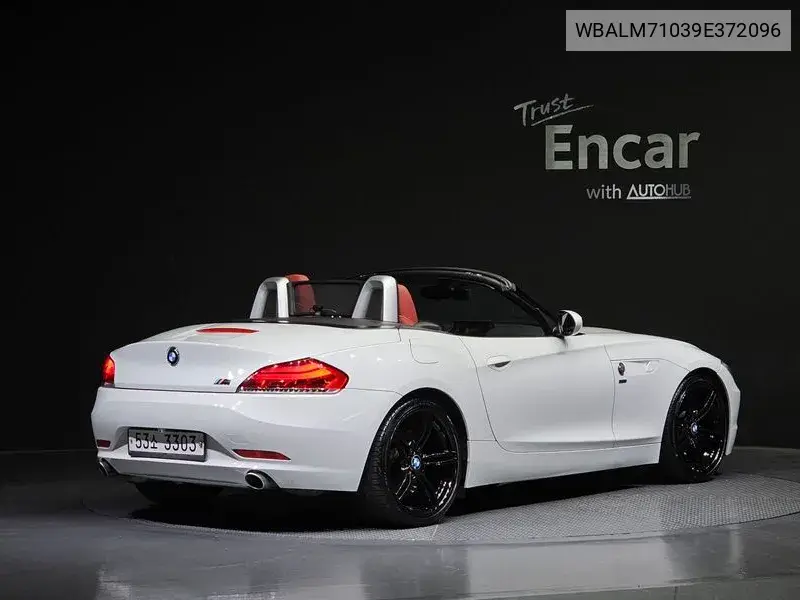 Z4 (E89) Sdrive 35I VIN: WBALM71039E372096 Lot: 39942929