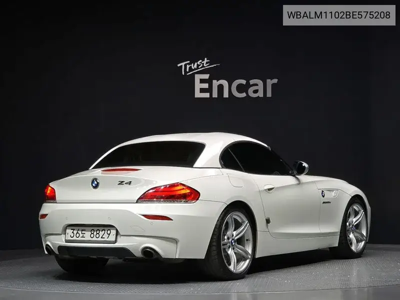Z4 (E89) Sdrive 35Is VIN: WBALM1102BE575208 Lot: 39629726