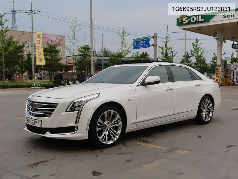 Ct6 3.6 Platinum Awd VIN: 1G6K95RS2JU123831 Lot: 39930164