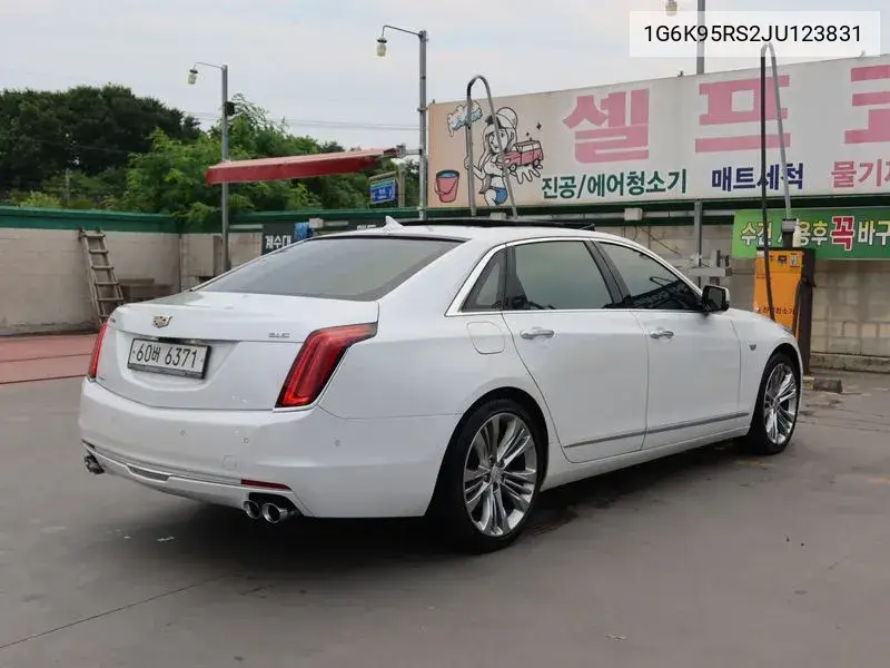 Ct6 3.6 Platinum Awd VIN: 1G6K95RS2JU123831 Lot: 39930164