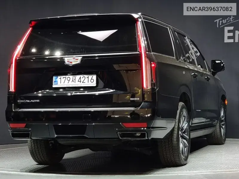 Escalade 5Th Generation 6.2 Esv Esv Sports Platinum VIN: ENCAR39637082 Lot: 39637082
