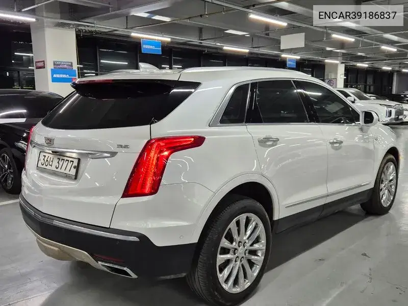 Xt5 3.6 Platinum Awd VIN: 1GYFN9RS6JZ125967 Lot: 39186837