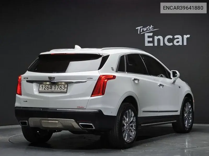 Xt5 3.6 Platinum Awd VIN: ENCAR39641880 Lot: 39641880