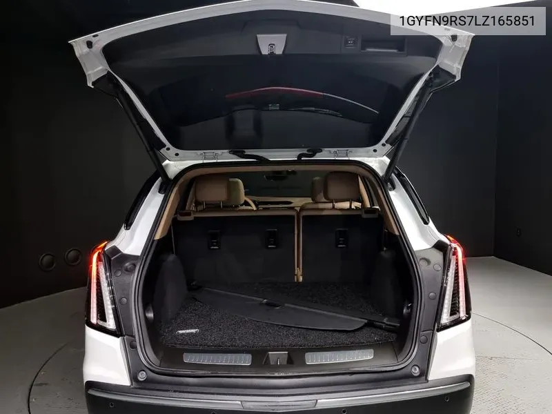 Xt5 3.6 Sports Awd VIN: 1GYFN9RS7LZ165851 Lot: 38642796