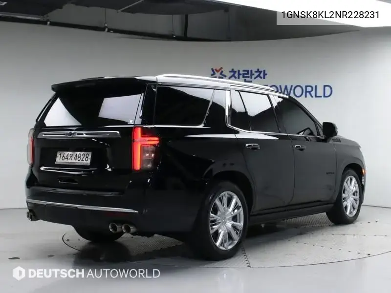 Tahoe 6.2 Dark Knight 4Wd VIN: 1GNSK8KL2NR228231 Lot: 39842732
