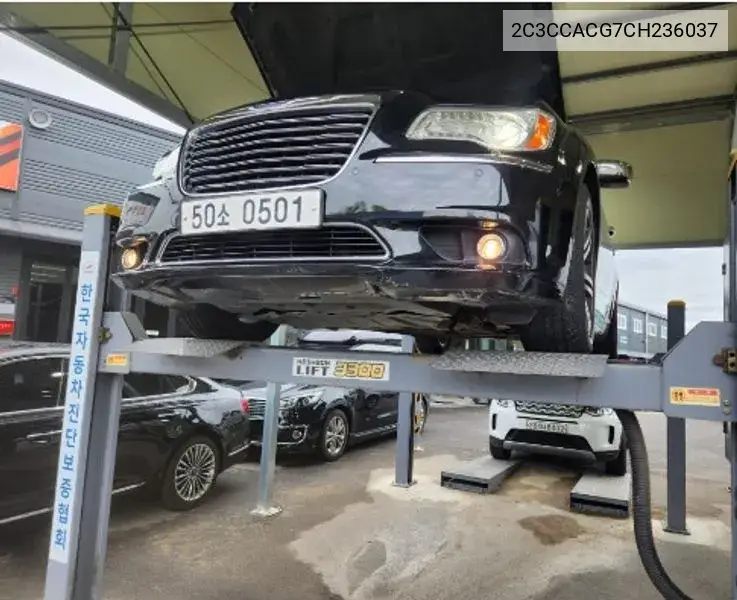 The New 300C 3.6 VIN: 2C3CCACG7CH236037 Lot: 39865146