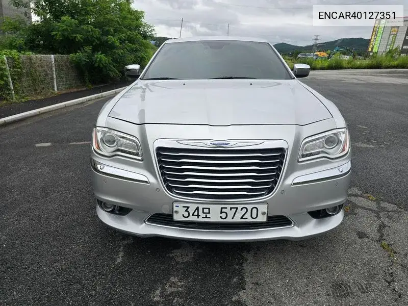 The New 300C 3.6 VIN: ENCAR40127351 Lot: 40127351