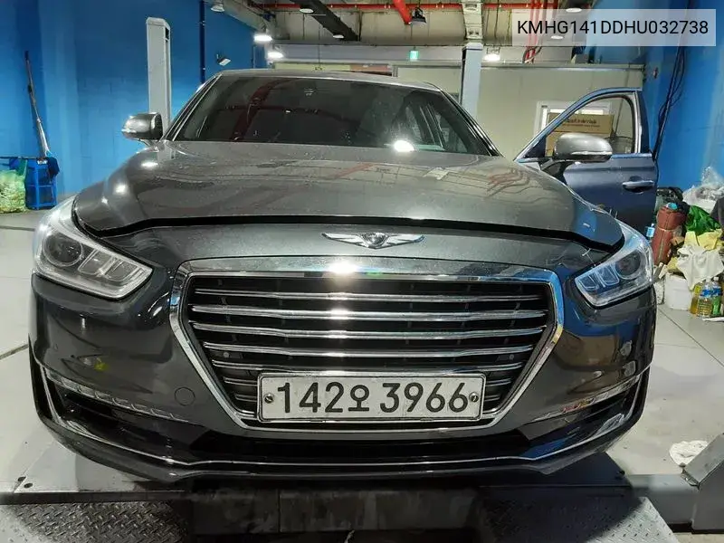 Eq900 3.8 Gdi Awd Luxury VIN: KMHG141DDHU032738 Lot: 39968131