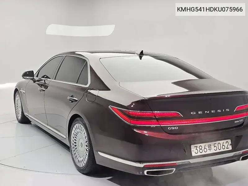 G90 5.0 Awd Prestige VIN: KMHG541HDKU075966 Lot: 39978687