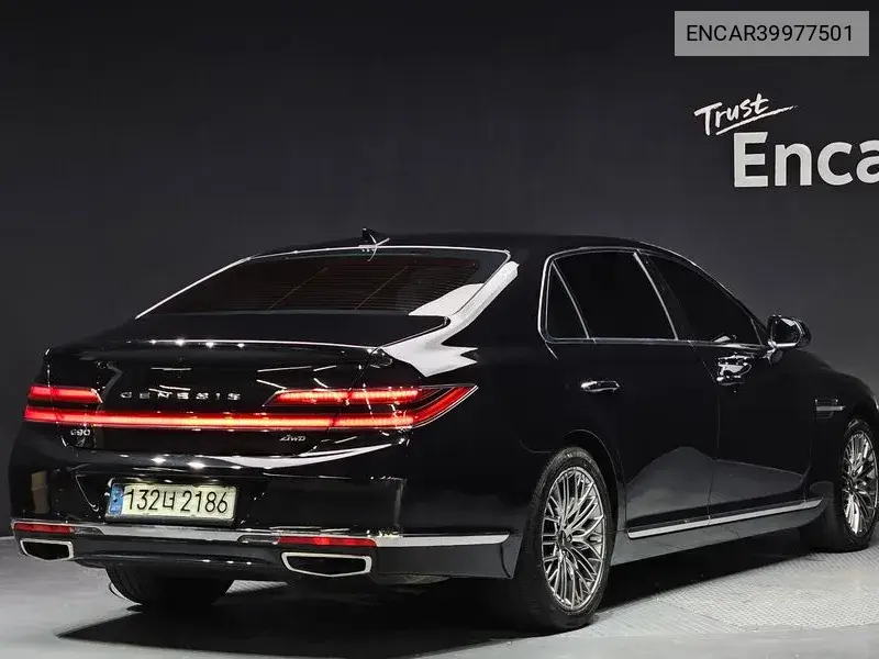 G90 3.8 Awd Premium Luxury VIN: ENCAR39977501 Lot: 39977501