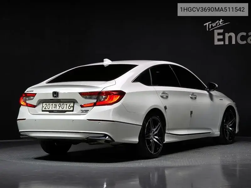 Accord 10G 2.0 Hybrid Touring VIN: 1HGCV3690MA511542 Lot: 39988659