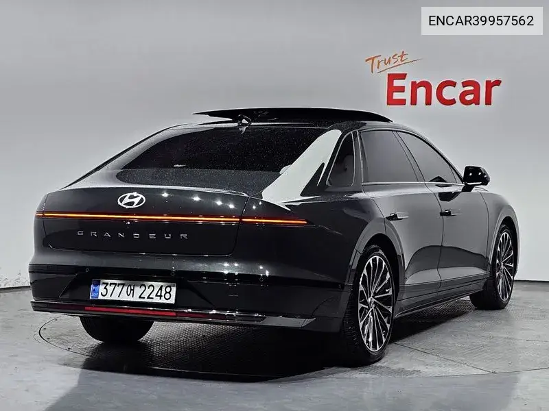Grandeur (Gn7) 2.5 Gasoline 2Wd Calligraphy VIN: ENCAR39957562 Lot: 39957562