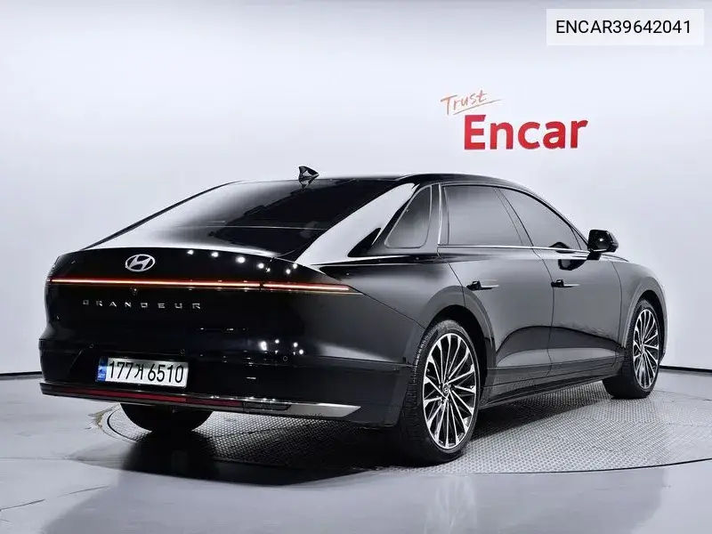 Grandeur Hybrid (Gn7) Calligraphy VIN: ENCAR39642041 Lot: 39642041