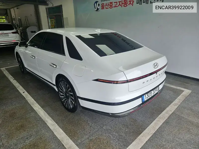 Grandeur (Gn7) 2.5 Gasoline 2Wd Calligraphy VIN: ENCAR39922009 Lot: 39922009
