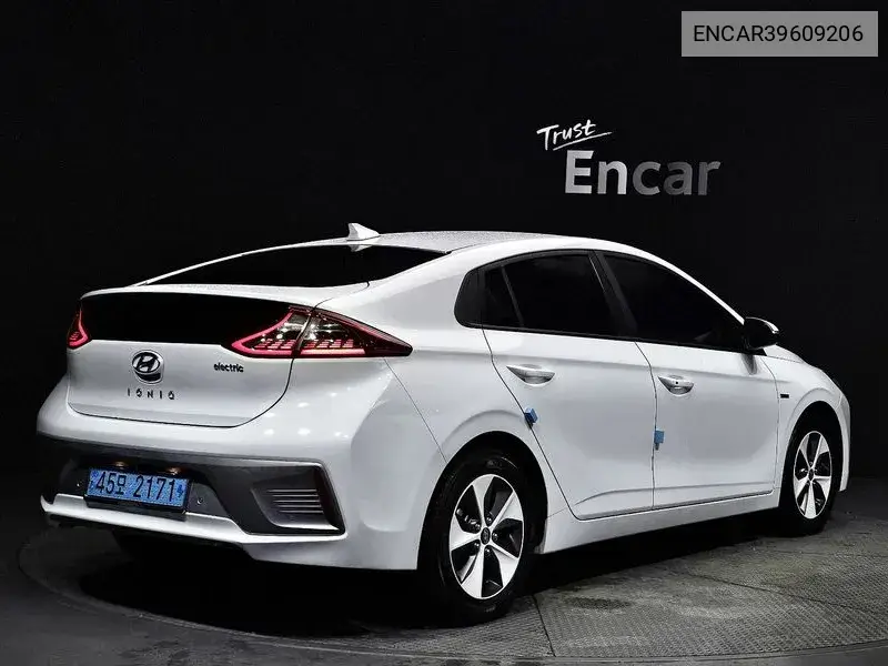 Ionic Electric N VIN: ENCAR39609206 Lot: 39609206