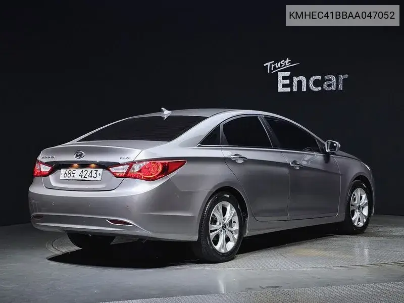 Yf Sonata Y20 Top Advanced Type VIN: KMHEC41BBAA047052 Lot: 40004327