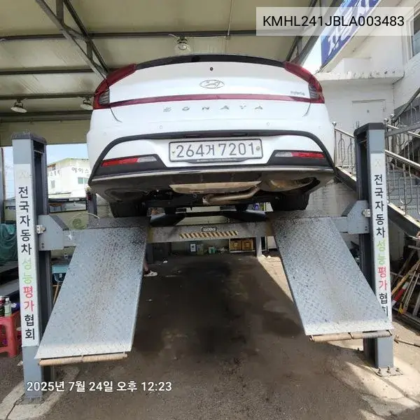 Sonata Hybrid (Dn8) Premium Family VIN: KMHL241JBLA003483 Lot: 40163384