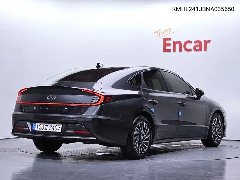 Sonata Hybrid (Dn8) Premium Plus VIN: KMHL241JBNA035650 Lot: 39977943