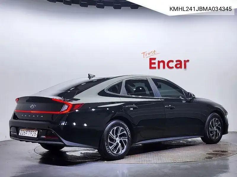 Sonata Hybrid (Dn8) Premium VIN: KMHL241JBMA034345 Lot: 39994310