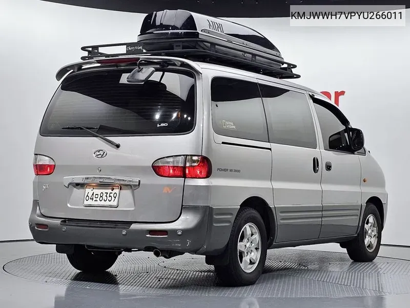 Hyundai Starex 9-Seater Lpg Svx VIN: KMJWWH7VPYU266011 Lot: 37385583